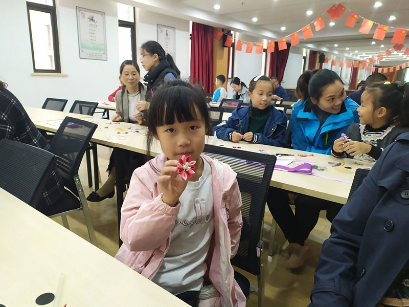 科学家教社区行之布艺古风发饰制作